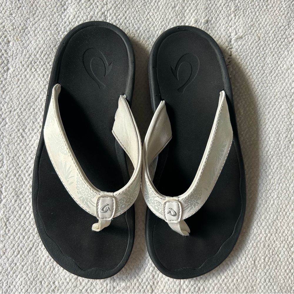 Ohana Olukai White Flip Flops